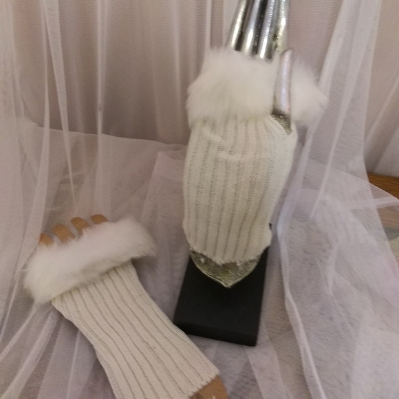 Women's Knit Fingerless Gloves Cuz Faux - Picture 3 of 4